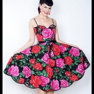Bernie Dexter XS Scallop rose print dress 🌹